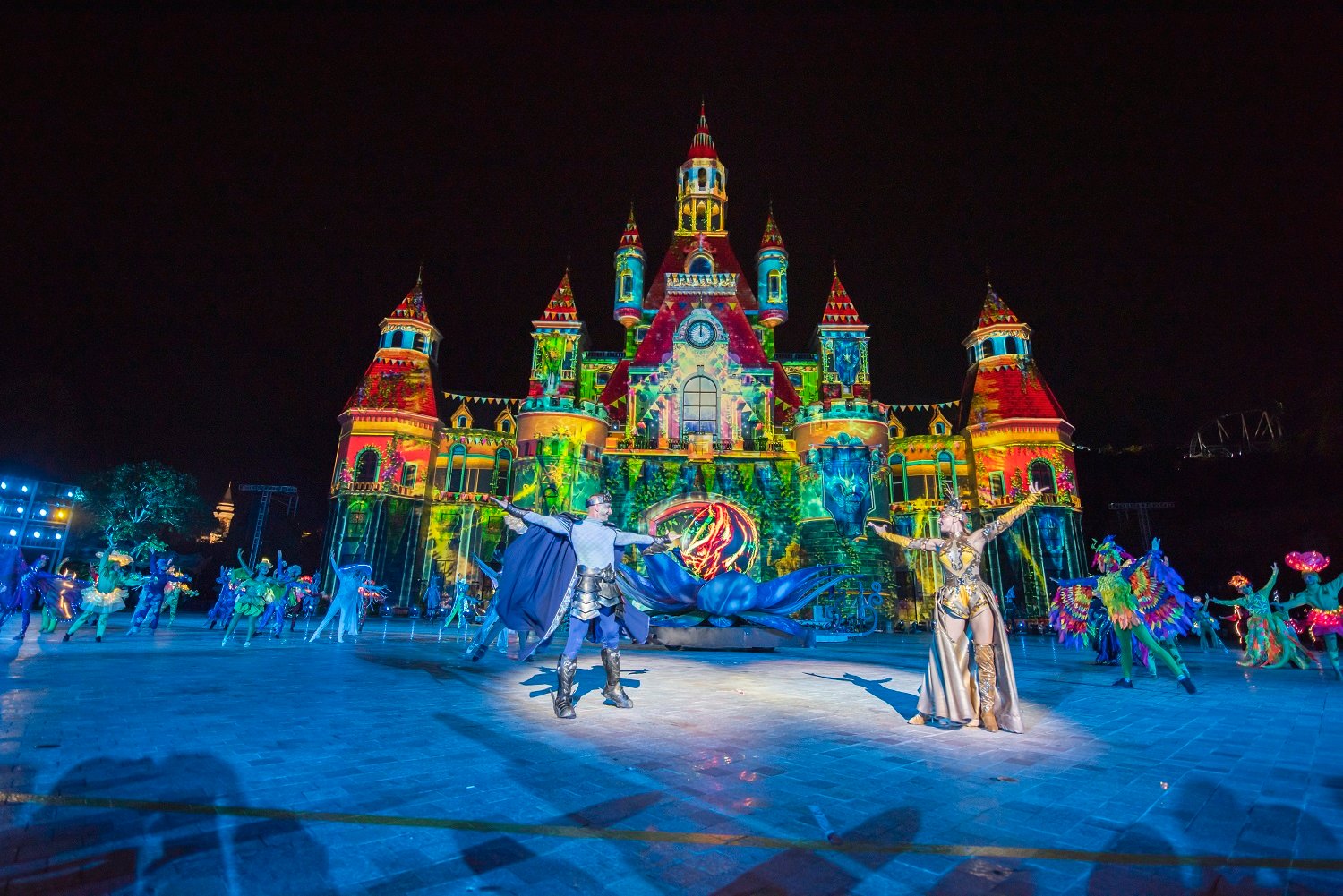 Solo travel tips VinWonders Nha Trang offers impressive multimedia shows