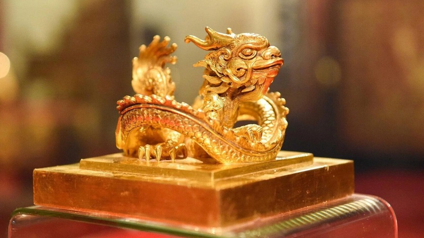 Ấn vàng Hoàng đế chi bảo