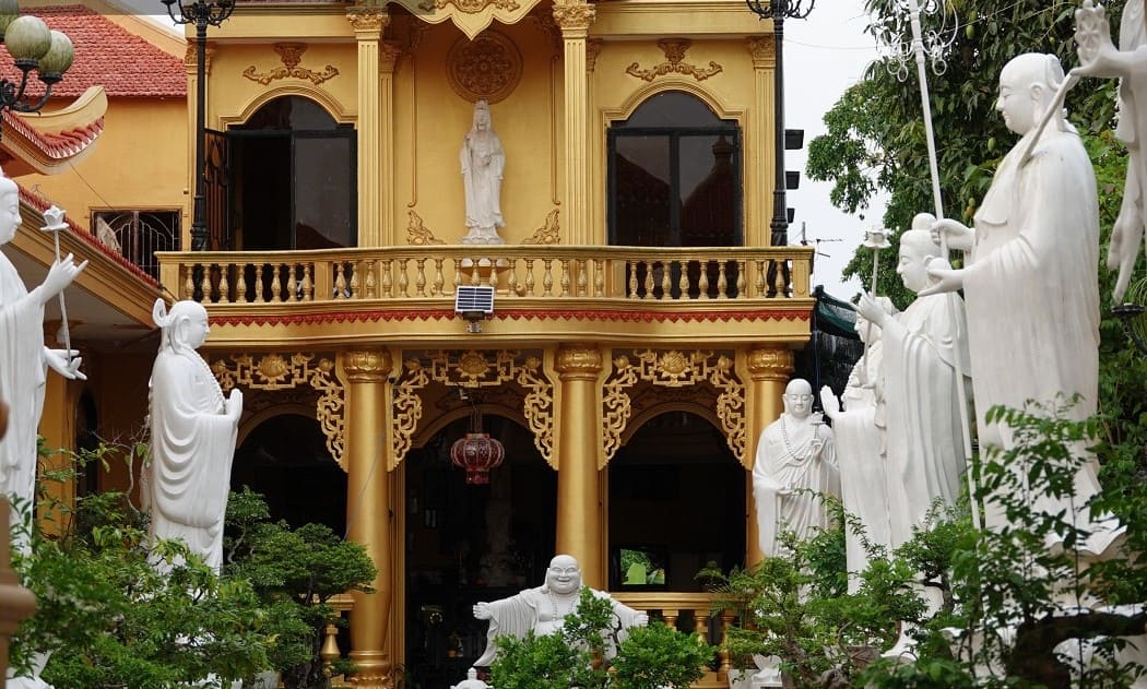 Khuôn viên chùa Phước Thành An Giang