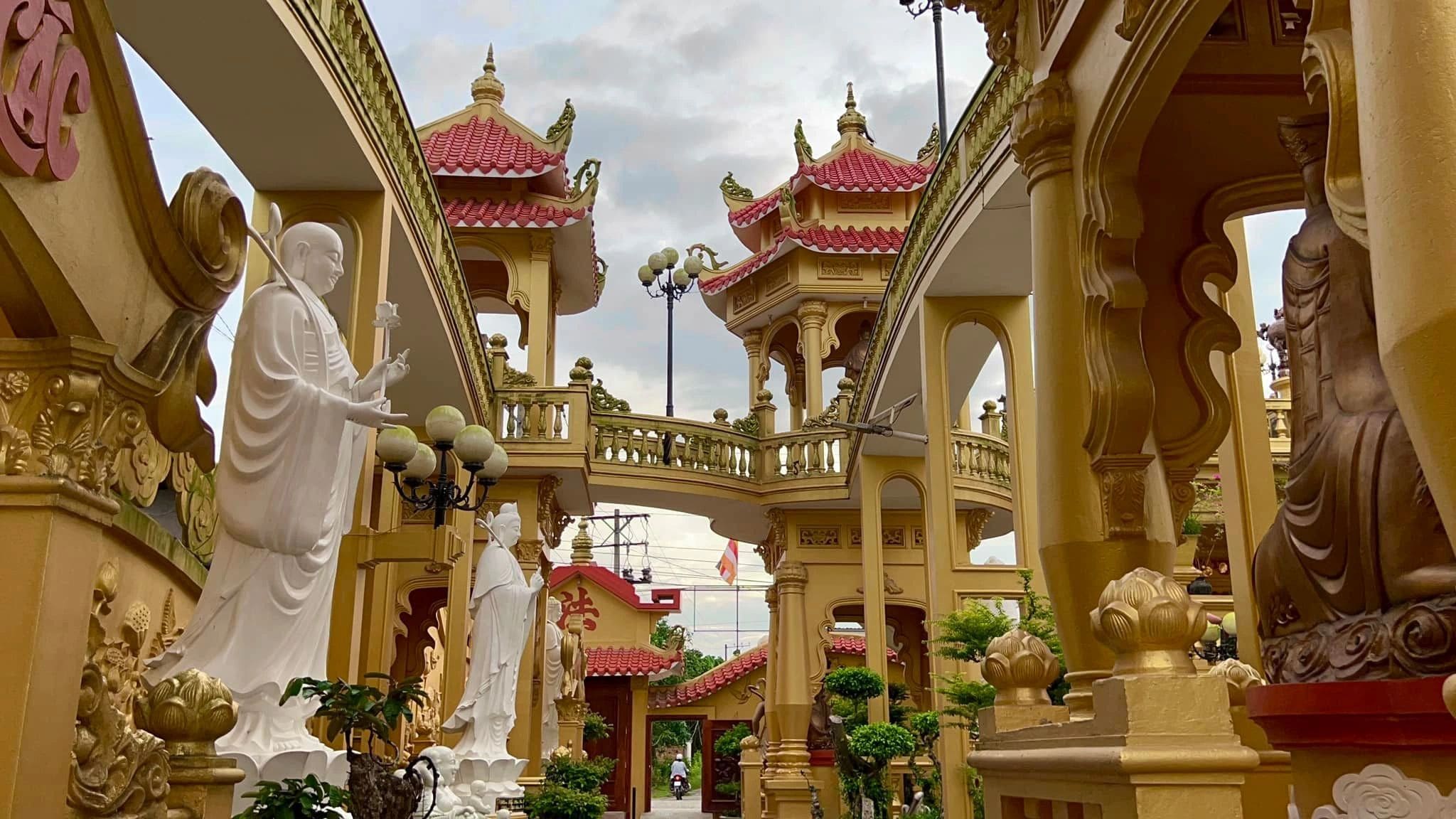 Khuôn viên chùa Phước Thành An Giang