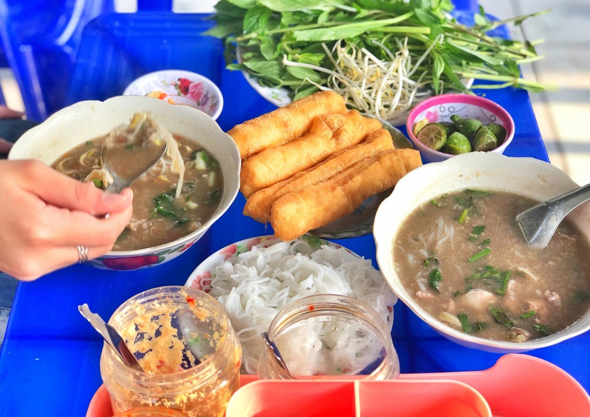 Cháo bò Tri Tôn Cách thưởng thức cháo bò Tri Tôn