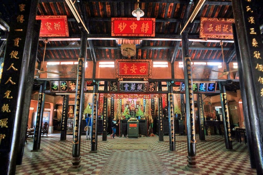 Chính điện chùa Tây An