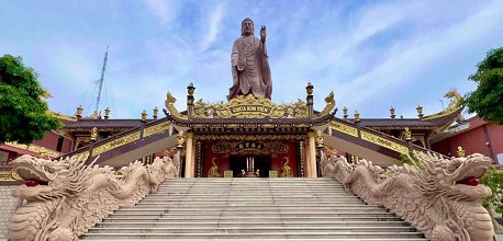 Hành hương chùa Kim Tiên: Ngôi chùa đẹp nổi tiếng An Giang