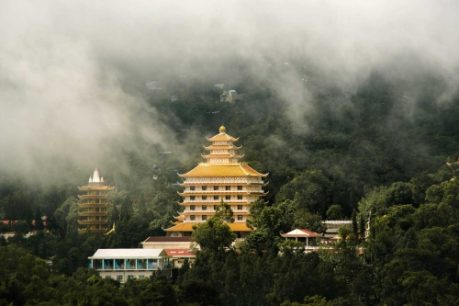 Chùa Vạn Linh: Điểm du lịch tâm linh nổi tiếng An Giang