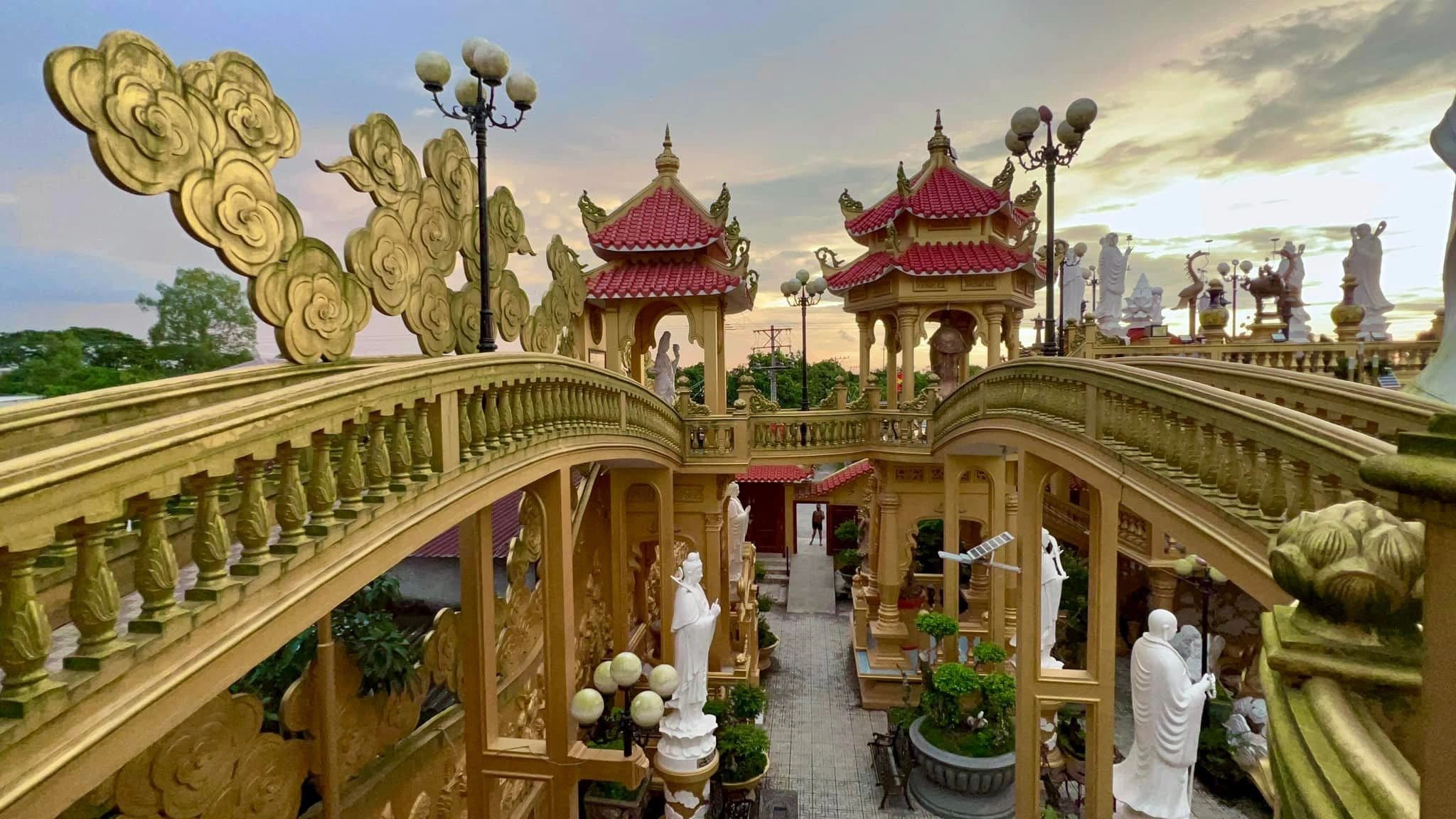 Dãy hành lang chùa Phước Thành An Giang