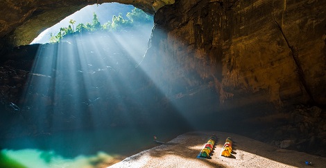 Hang En Cave: Venture into the world’s third largest cave