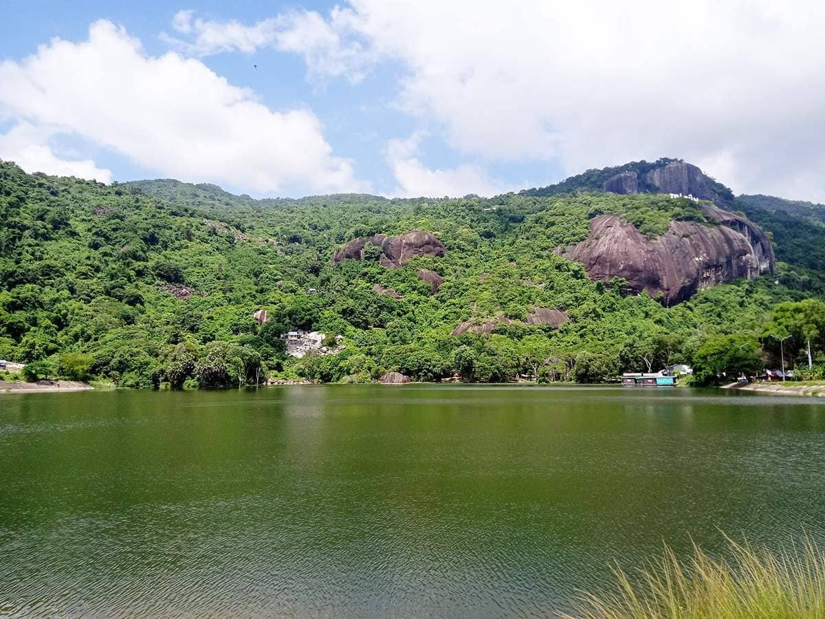 Hồ là điểm check-in nổi tiếng An Giang