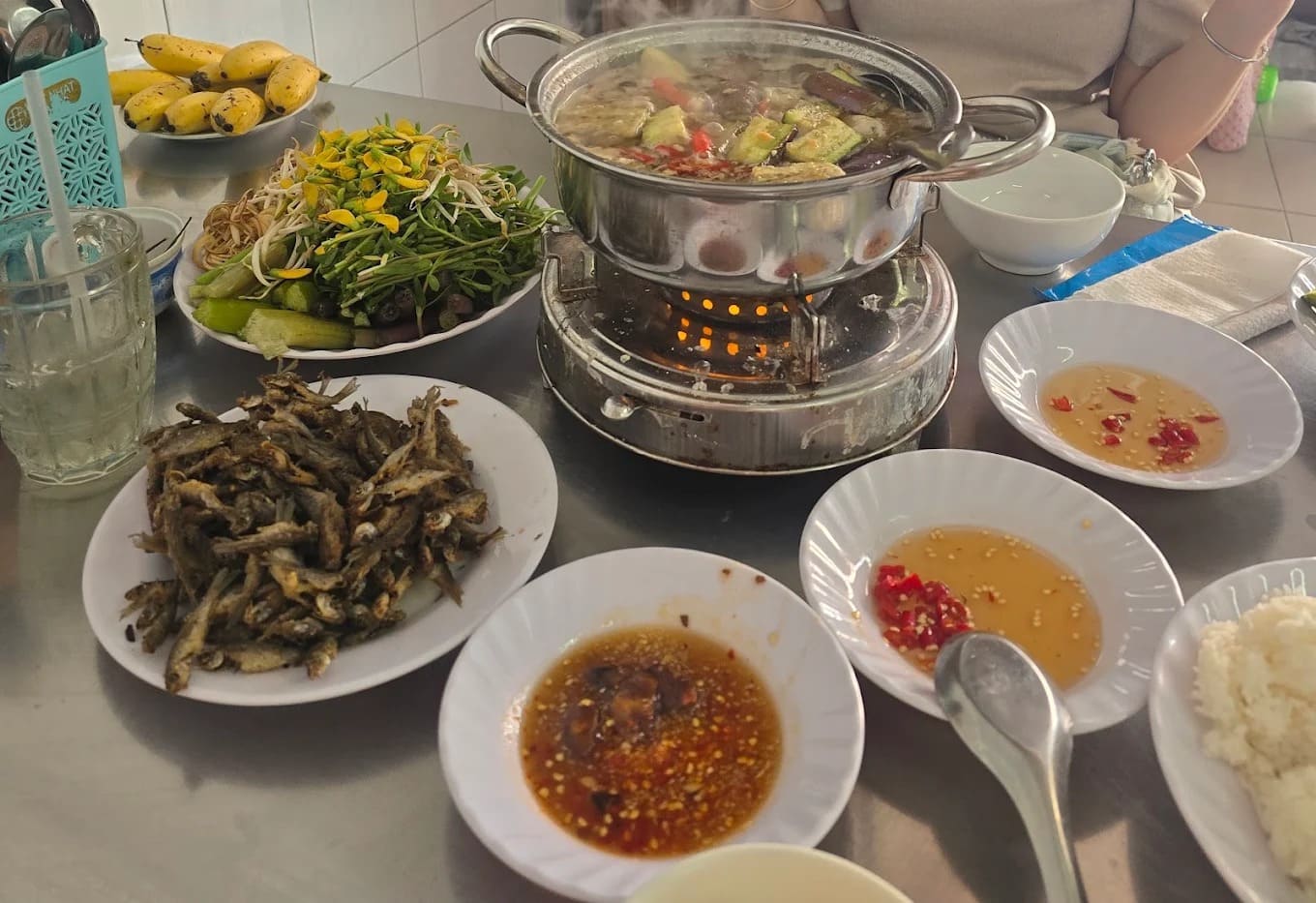 Quán lẩu mắm Châu Đốc Bảy Bồng 