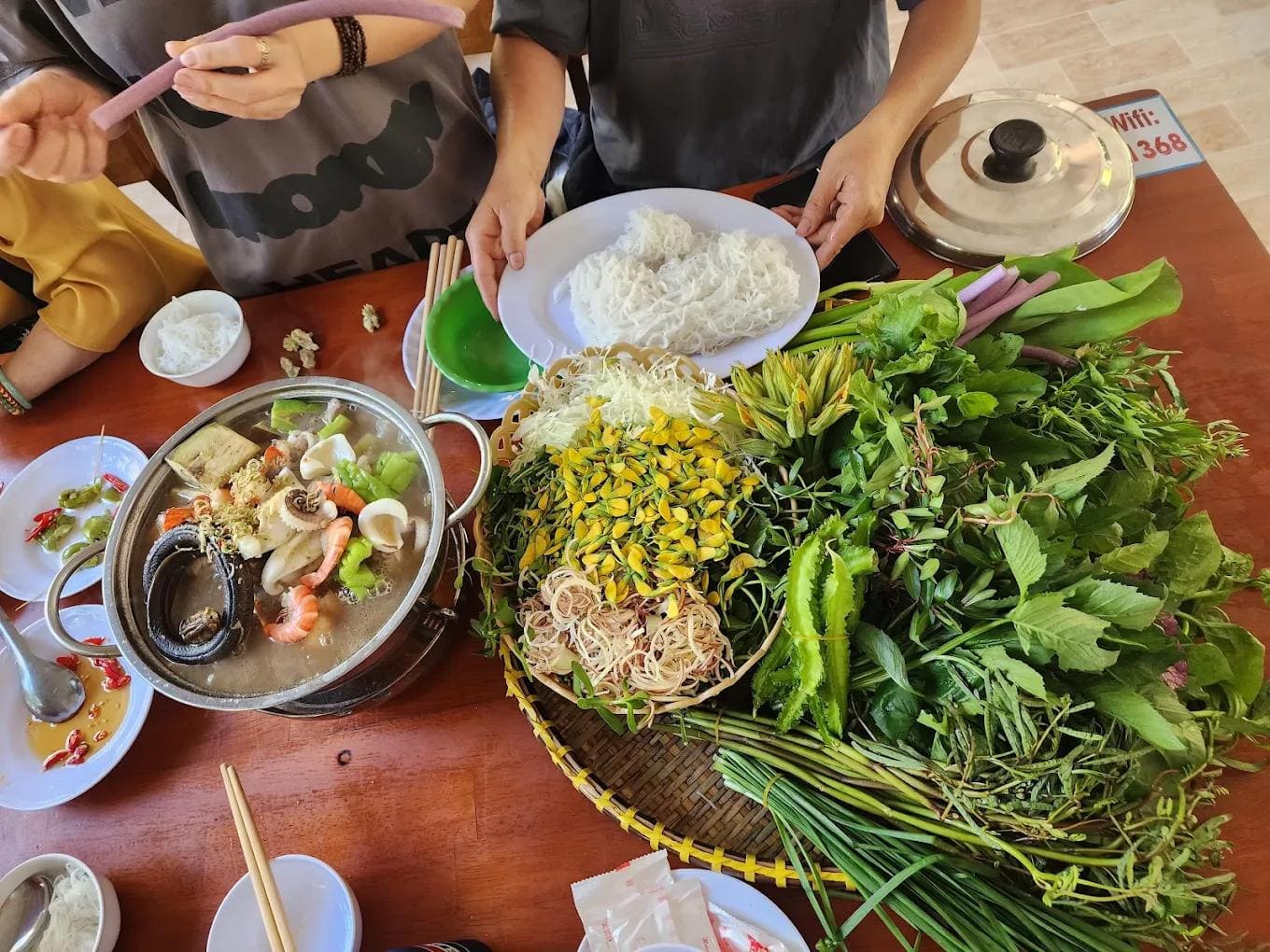 Lẩu mắm Hà Gia Châu Đốc 