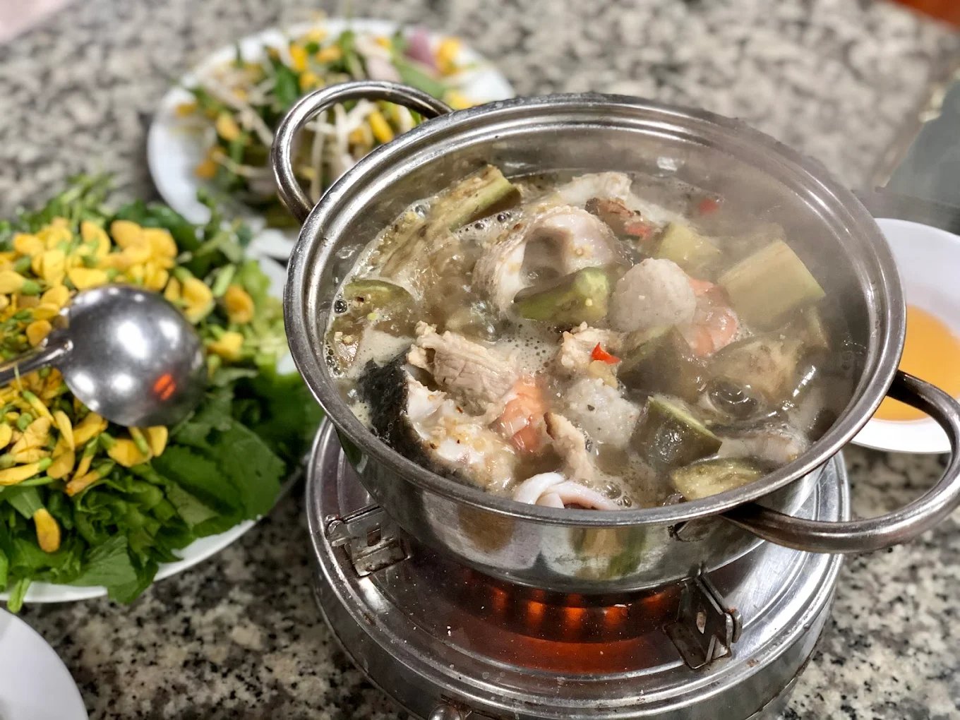 Lẩu mắm Hội Quán Châu Đốc