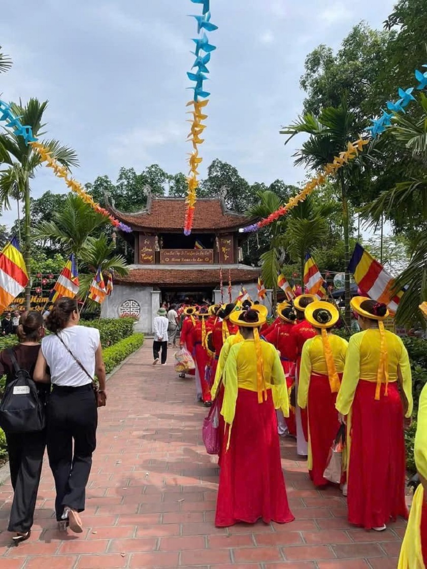 Lễ hội chùa Bút Tháp
