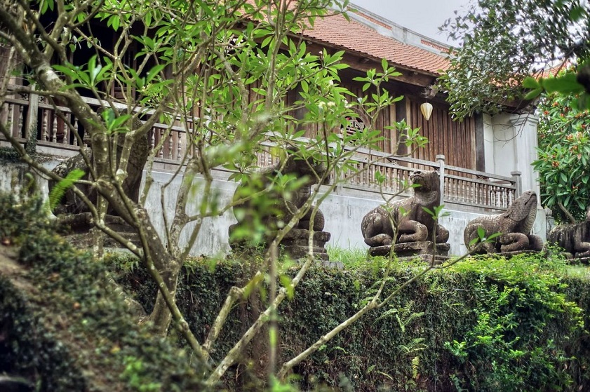 Tượng linh thú chùa Phật Tích Bắc Ninh