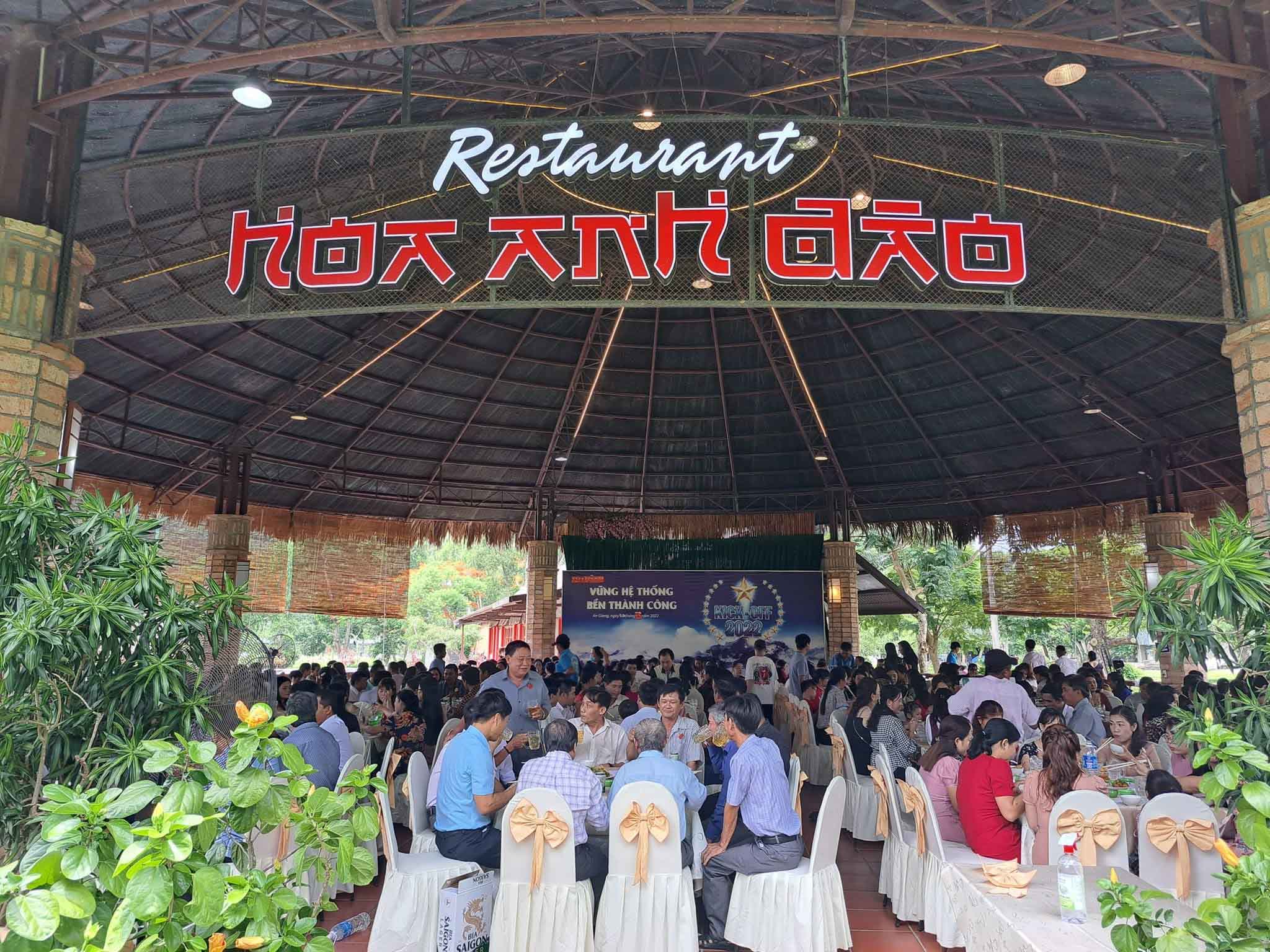 Nhà hàng Hoa Anh Đào Núi Cấm