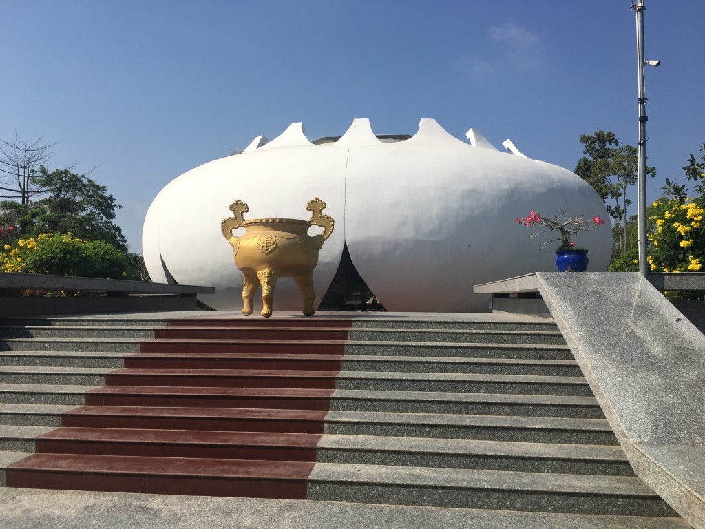 Nhà mồ Ba Chúc An Giang