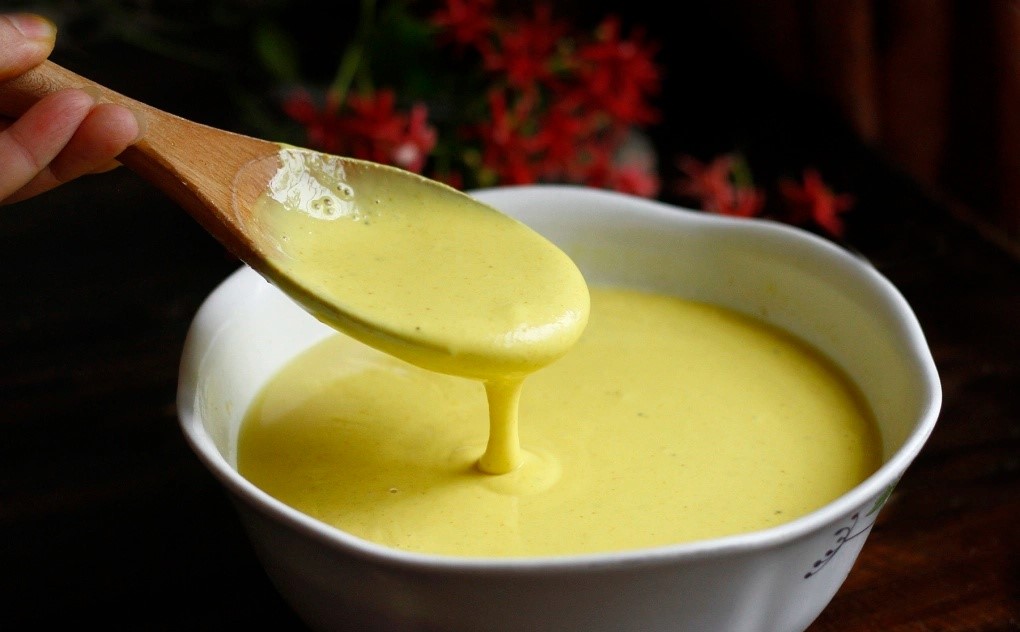 Pha bột làm bánh chuối An Giang