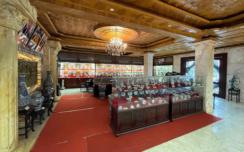 Phòng đồ sứ ký kiểu Bảo tàng Nam Hồng