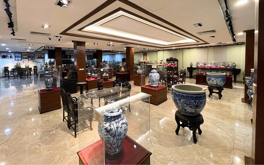 Phòng gốm sứ ngà đồng Bảo tàng Nam Hồng