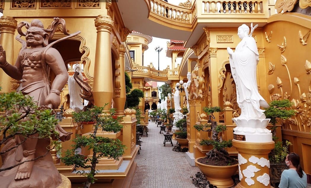 Quần thể tượng Phật chùa Phước Thành