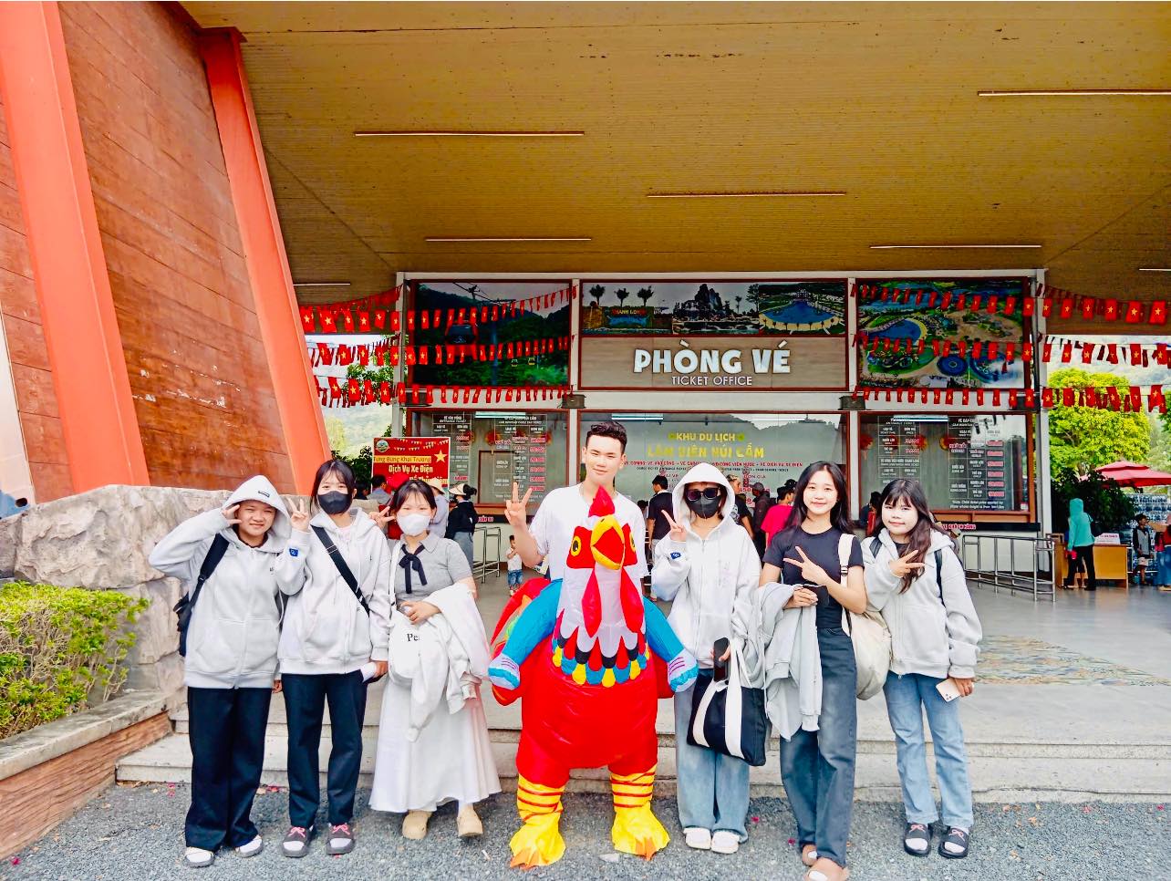 Quầy mua vé Khu du lịch Lâm Viên Núi Cấm