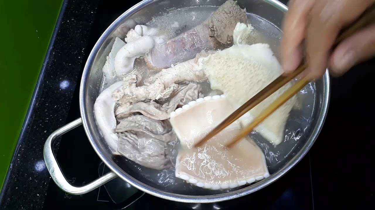 Cháo bò Tri Tôn Sơ chế lòng bò