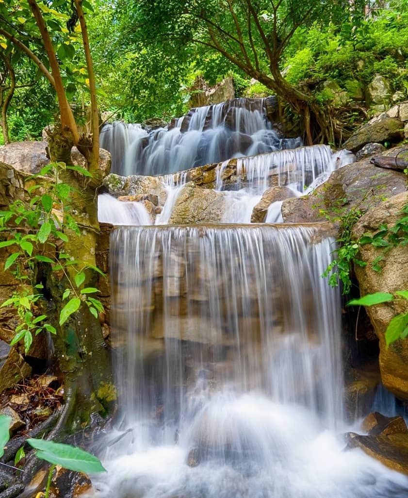 Suối Thanh Long núi Cấm