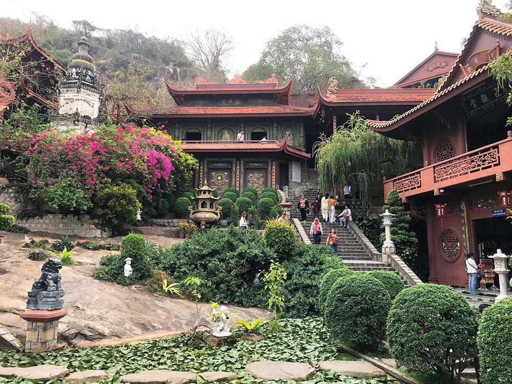 Chùa Bà Châu Đốc Tham quan chùa Hang Châu Đốc