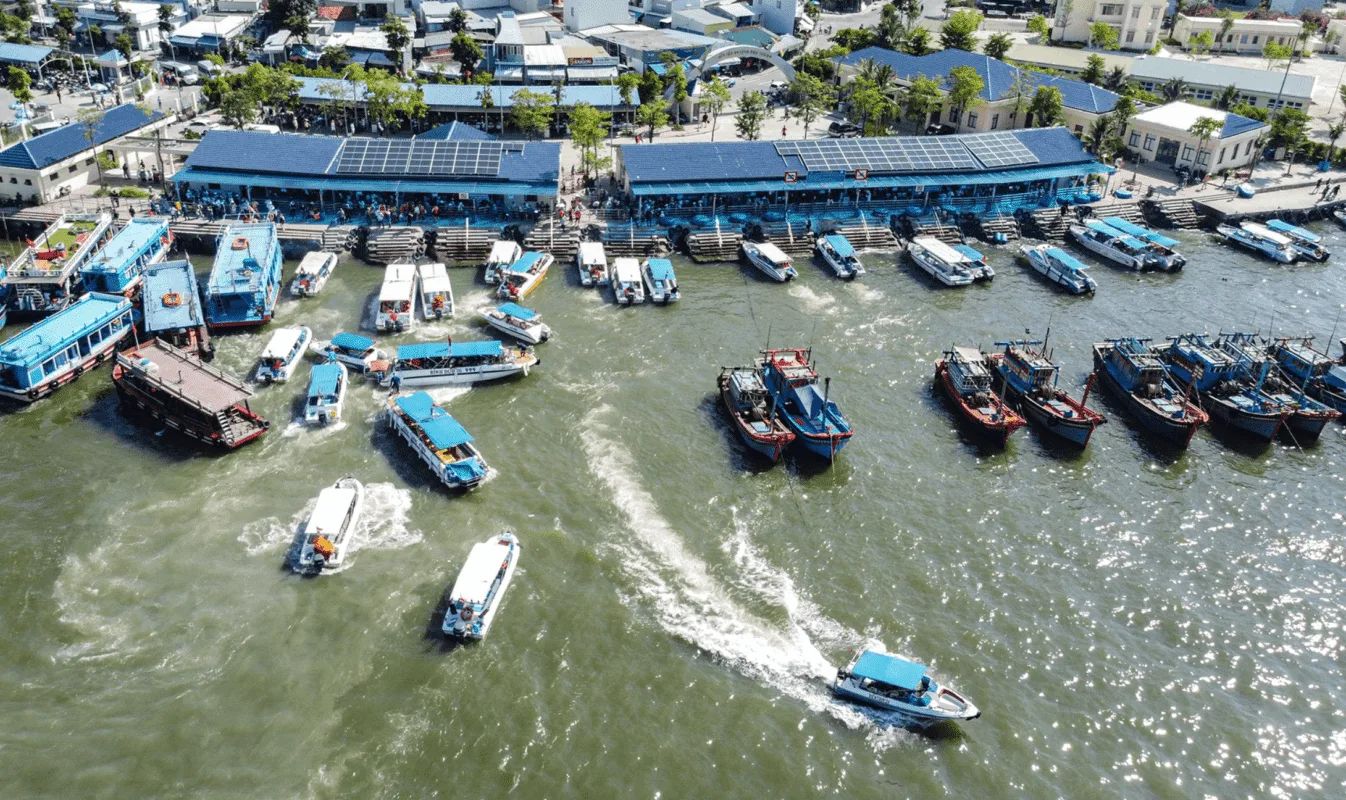 Toàn cảnh bến tàu Du lịch Nha Trang