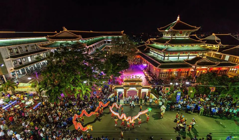 Chùa Bà Châu Đốc Toàn cảnh lễ hội chùa Bà Châu Đốc