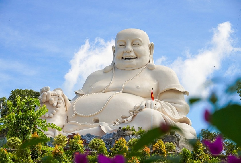 Tượng Phật Di Lặc núi Cấm