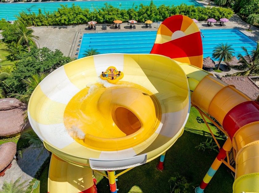 Vui chơi VinWonders Water Park 