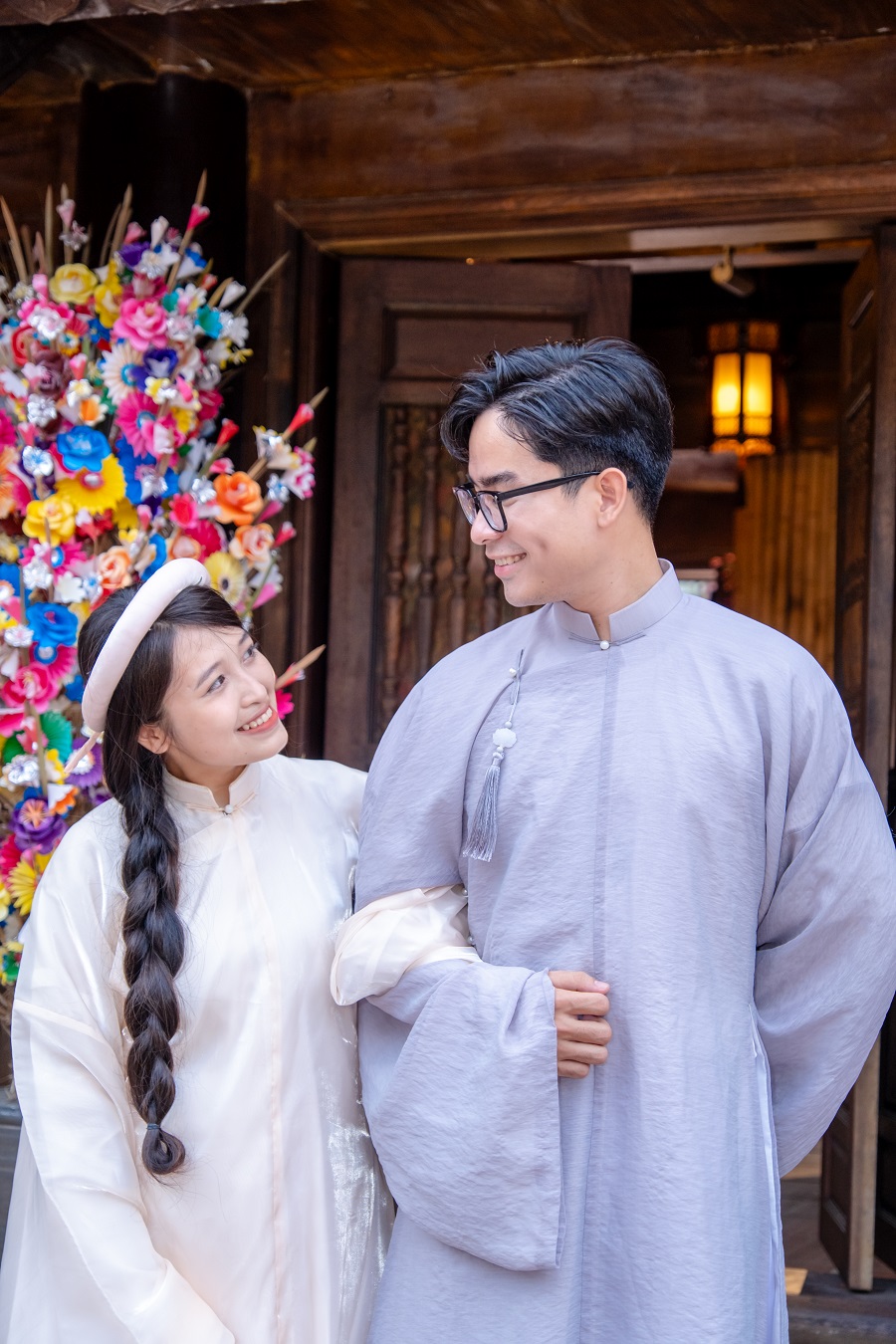 Check in tai Grand World Phú Quốc với cổ phục