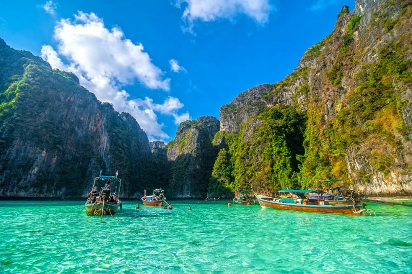 Short getaways from Singapore Don’t miss Phuket for a wonderful short beach getaway from Singapore