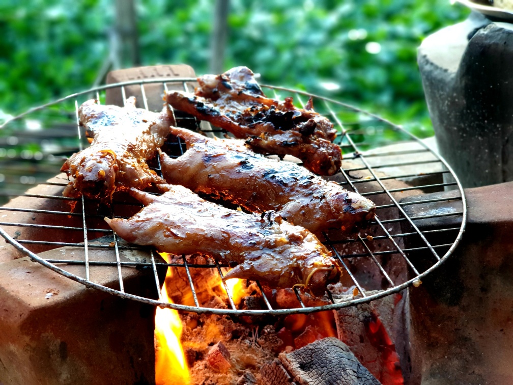 Mùa nước nổi An Giang Đặc sản chuột đồng nướng