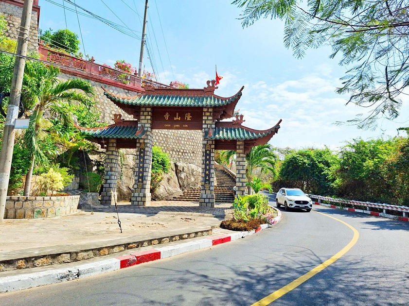 Đường lên chùa Long Sơn An Giang 