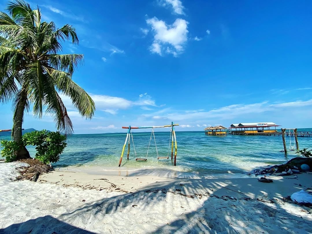 Làng chài Rạch Vẹm gần làng chài Rạch Tràm