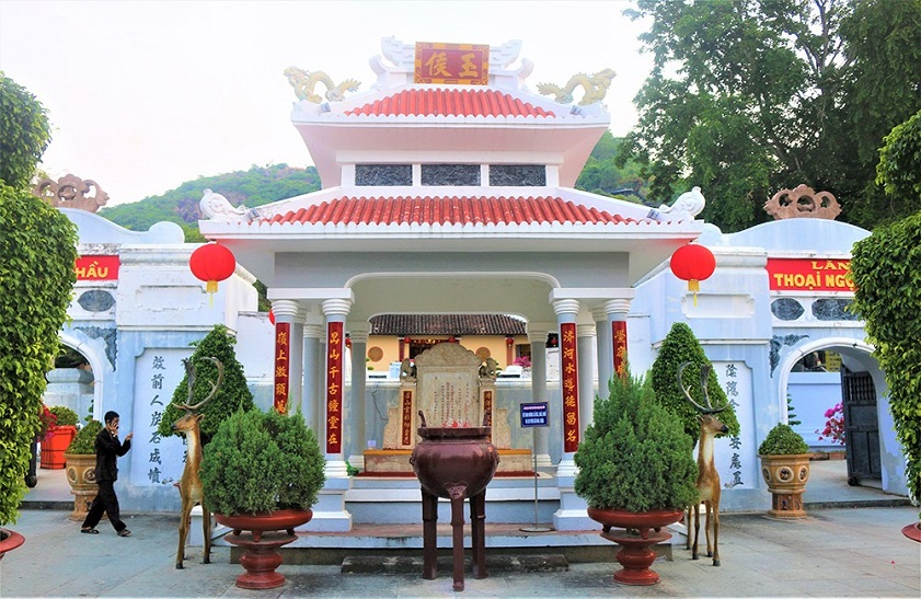 Lăng Thoại Ngọc Hầu Châu Đốc