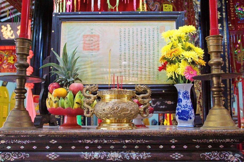 Lễ hội đình Châu Phú Sắc phong trong đình Châu Phú An Giang