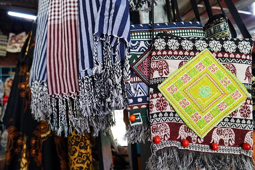 Sản phẩm của làng dệt thổ cẩm An Giang