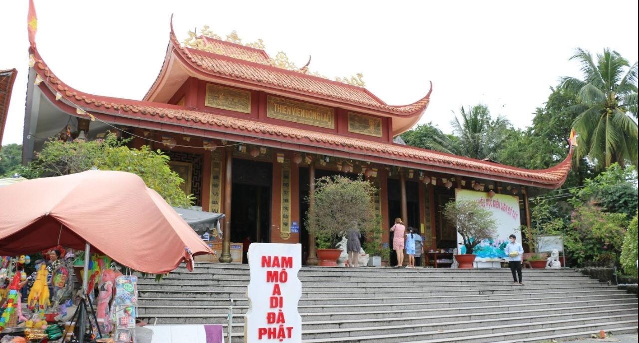 Thiền viện Đông Lai - Chùa Bánh Xèo