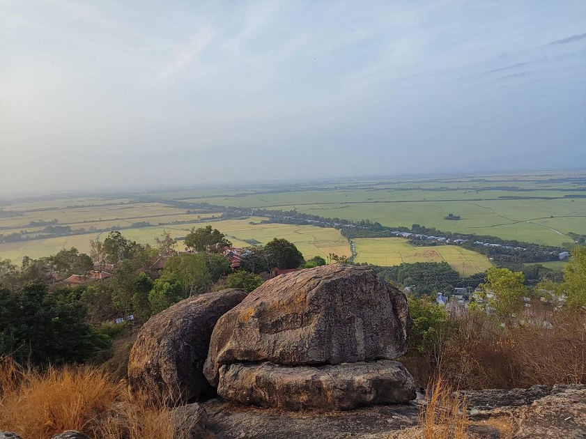 View phía sau chùa Long Sơn núi Sam An Giang