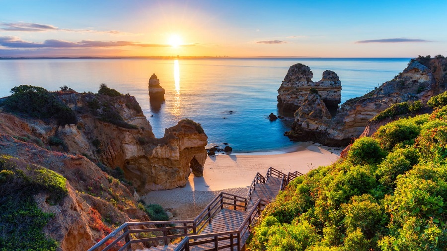 best countries to visit from the UK For nearby countries to visit from the UK Portugal offers stunning coastlines