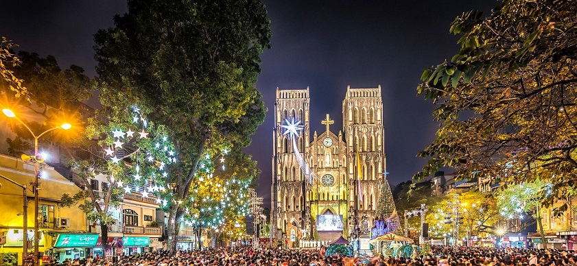 Southeast Asia in December Streets and shopping districts in Southeast Asia come alive during Christmas