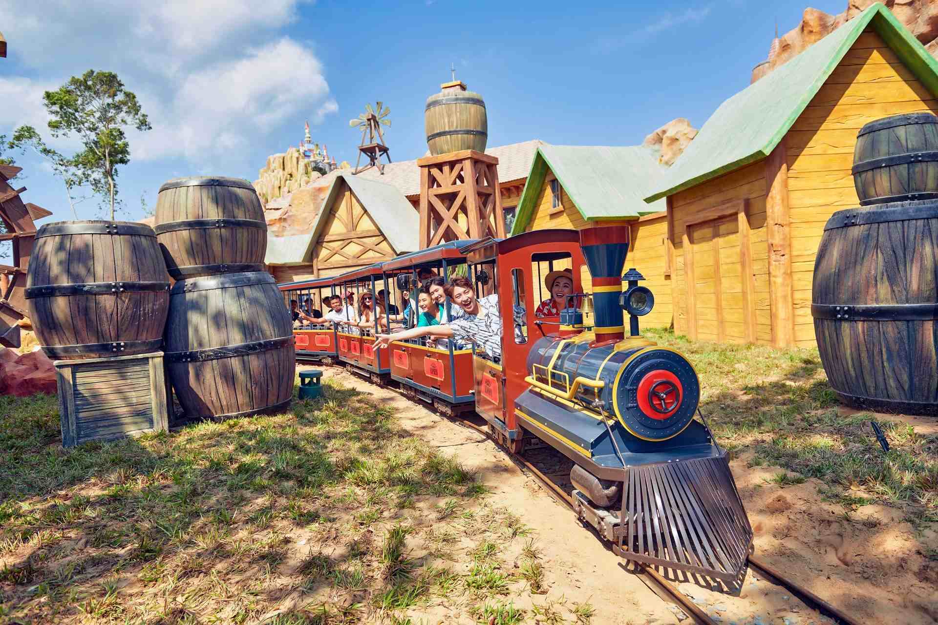 Southeast Asia in October VinWonders Phu Quoc offers world class entertainment experiences