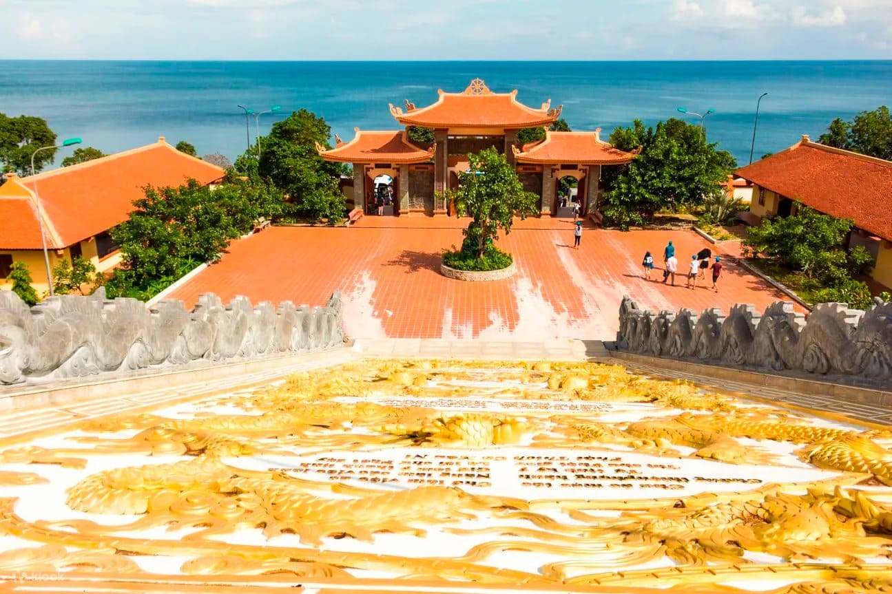 chua ho quoc phu quoc (1) Nên đi Nam đảo hay Bắc đảo Phú Quốc