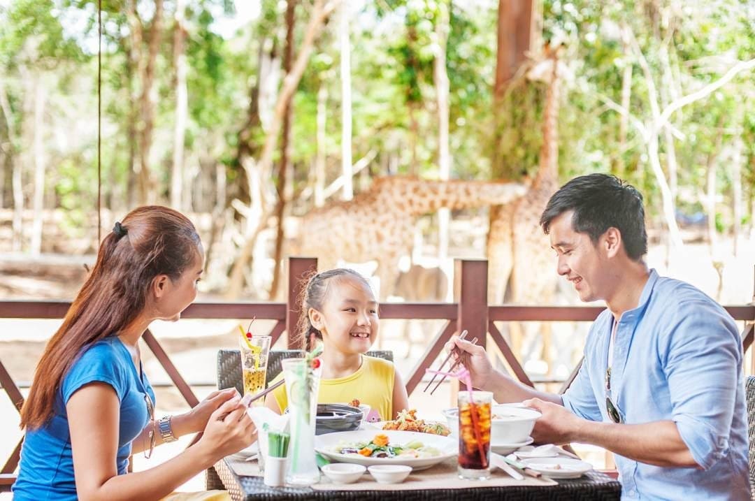 Nhà hàng Phú Quốc Nhà hàng Phú Quốc Giraffe Vinpearl Safari