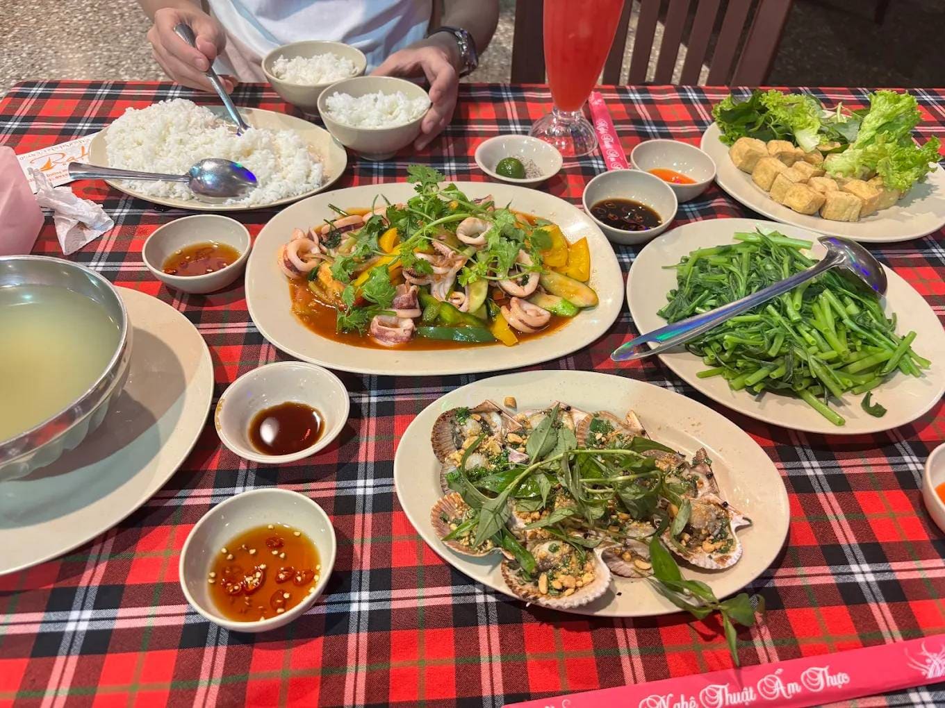 Nhà hàng Phú Quốc Nhà hàng Phú Quốc Ra Khơi