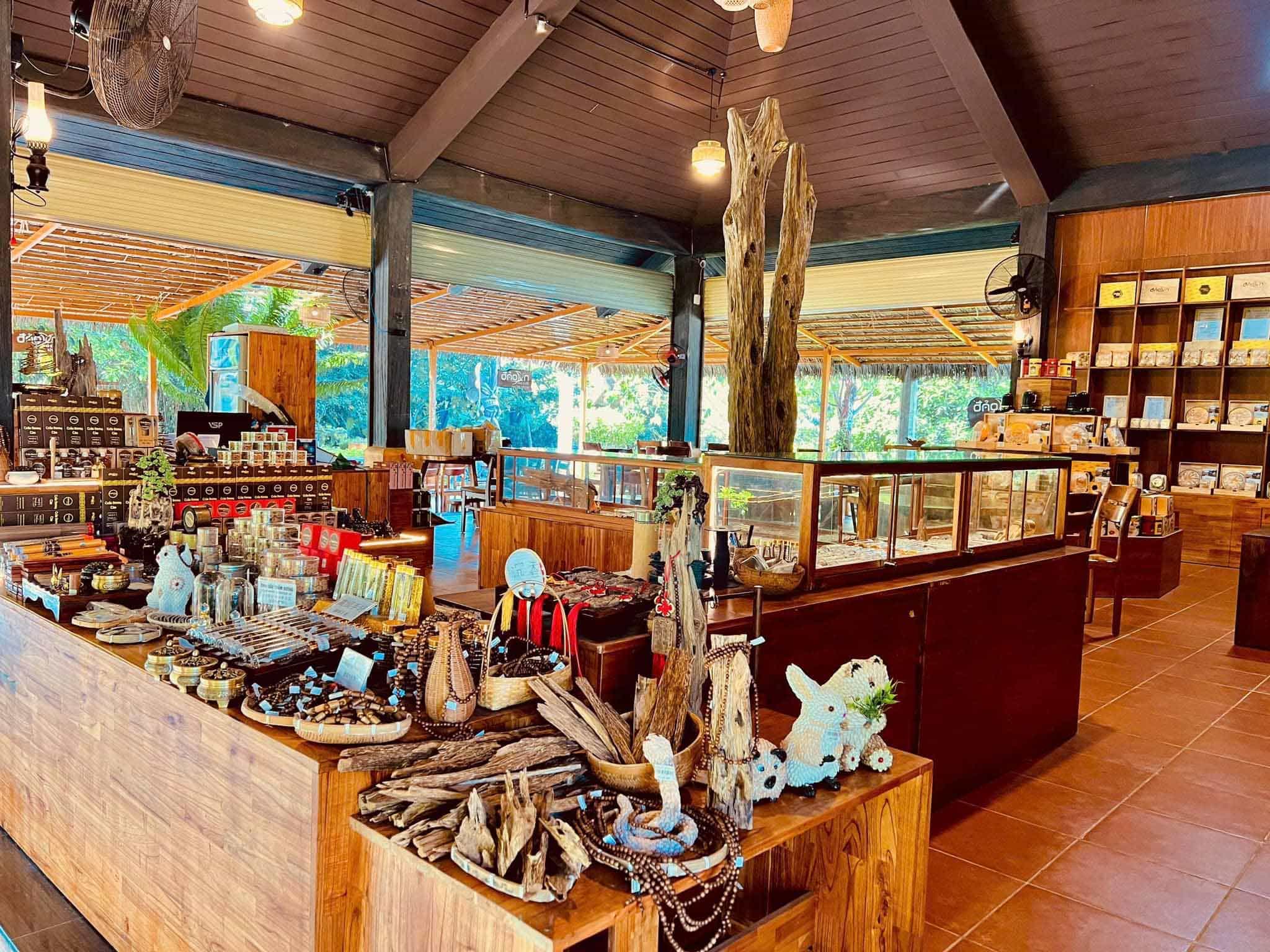 Đảo Yến Phú Quốc Showroom trầm hương Đảo Yến