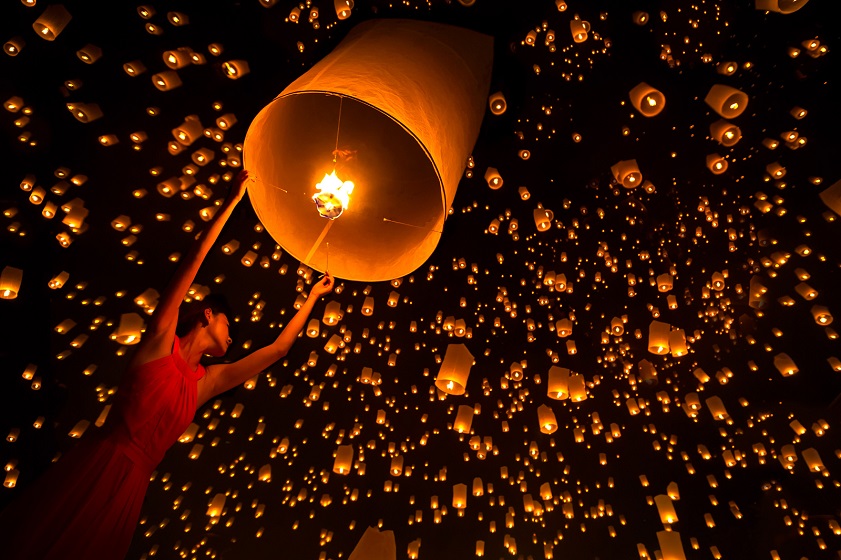 Southeast Asia in November Magical night at Yi Peng Lantern Festival