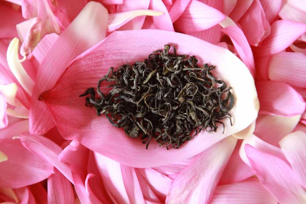 Trà sen Hồ Tây chính hãng có màu xám đen