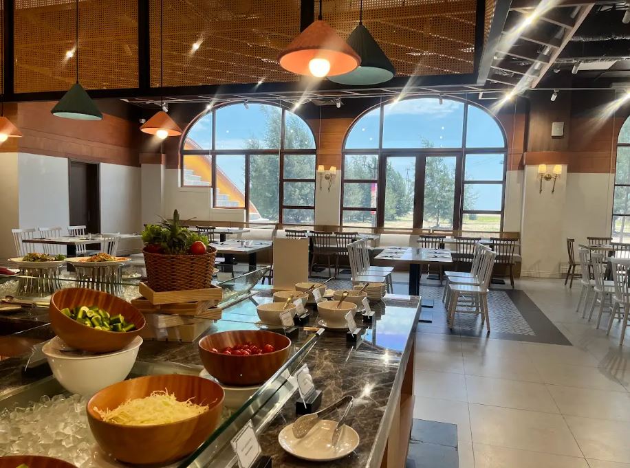 Không gian thoáng đãng tại nhà hàng Vọng Biển